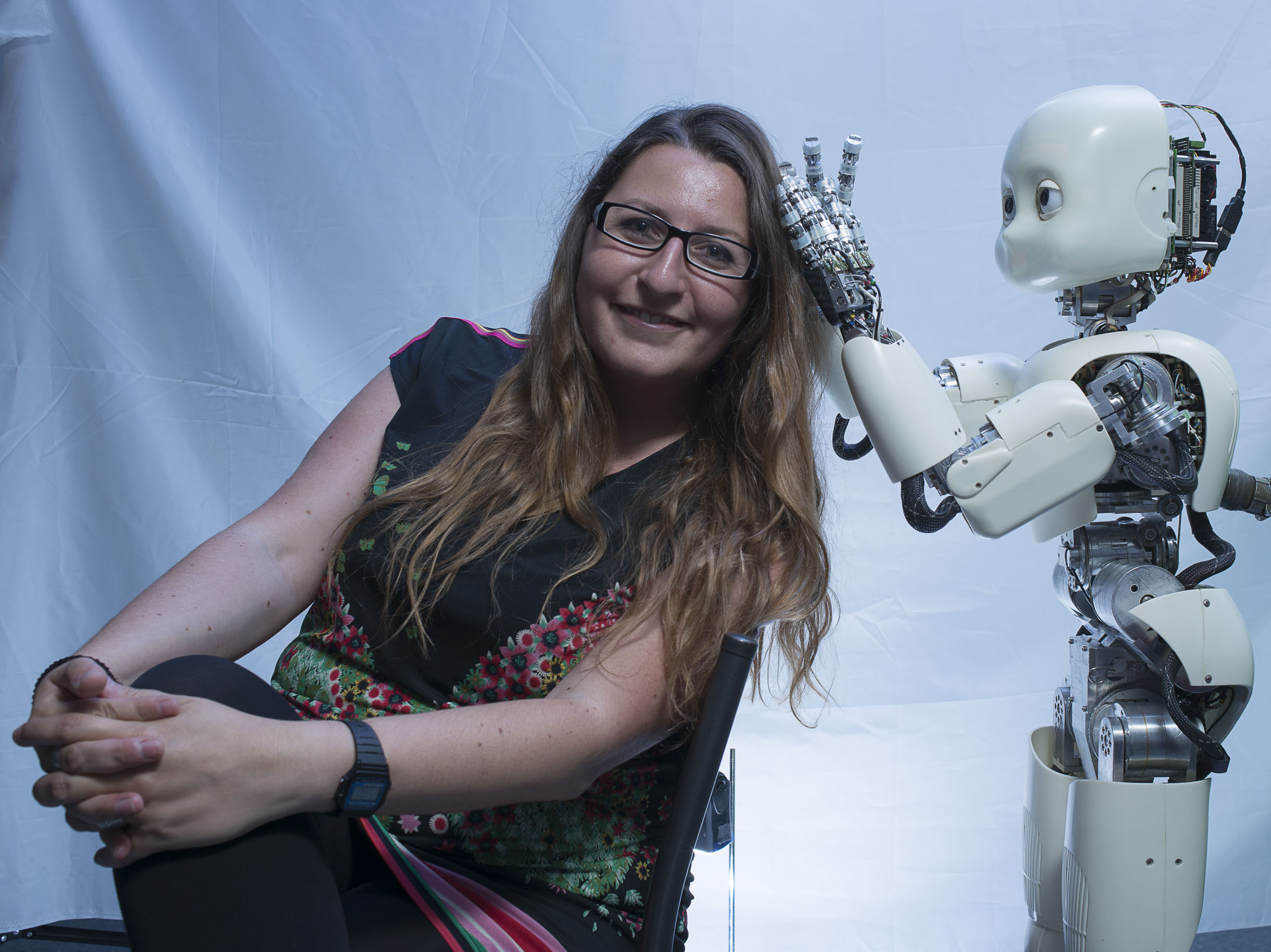 Serena Ivaldi et le robot iCub