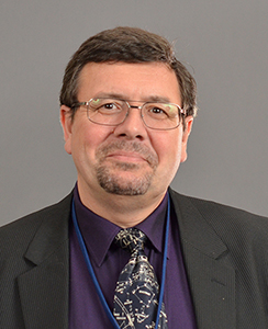 Portrait de Marc Gatti, directeur scientifique et relations académiques de Thales