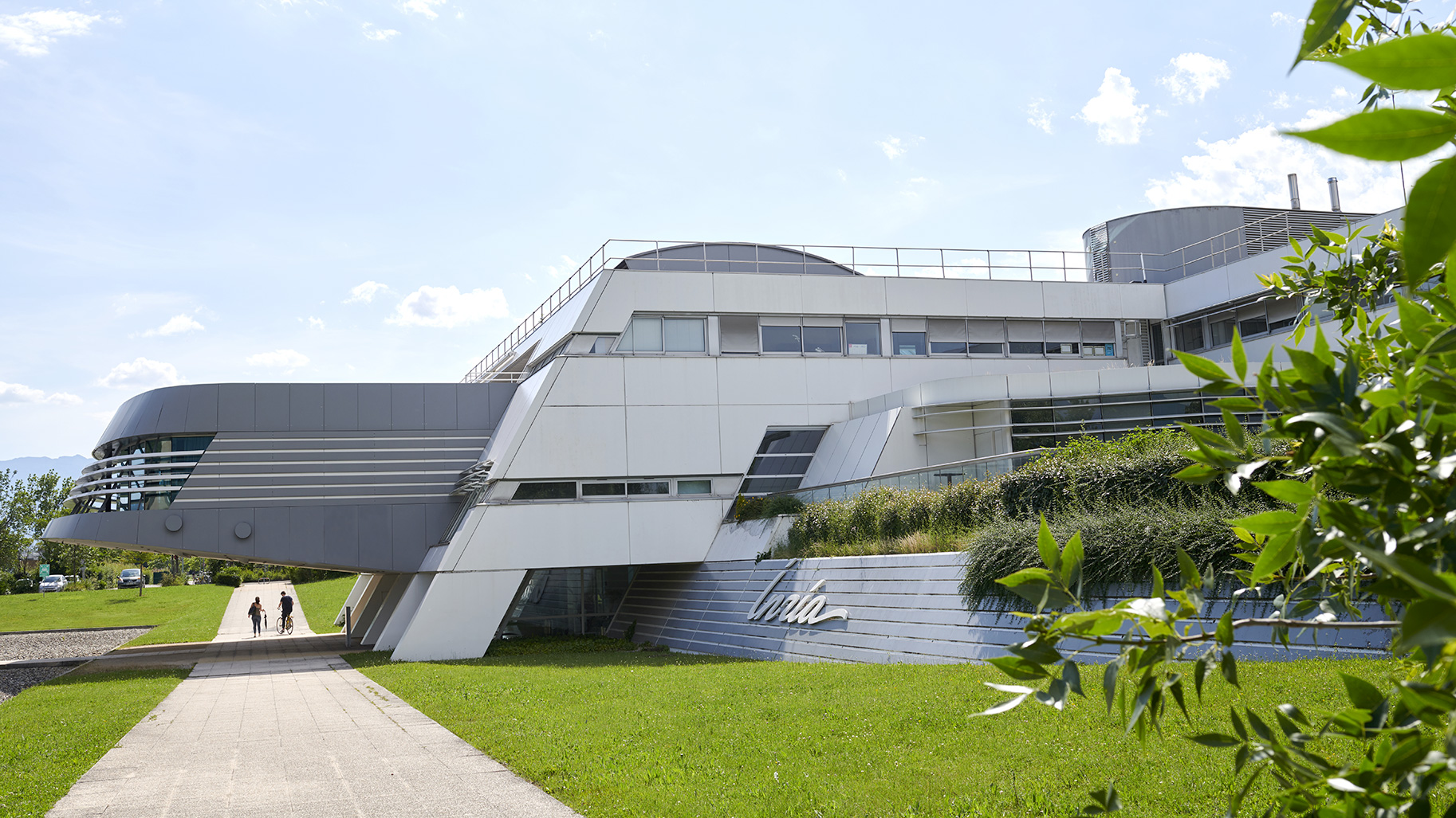 Centre Inria Grenoble - Rhône-Alpes : le bâtiment à Montbonnot.