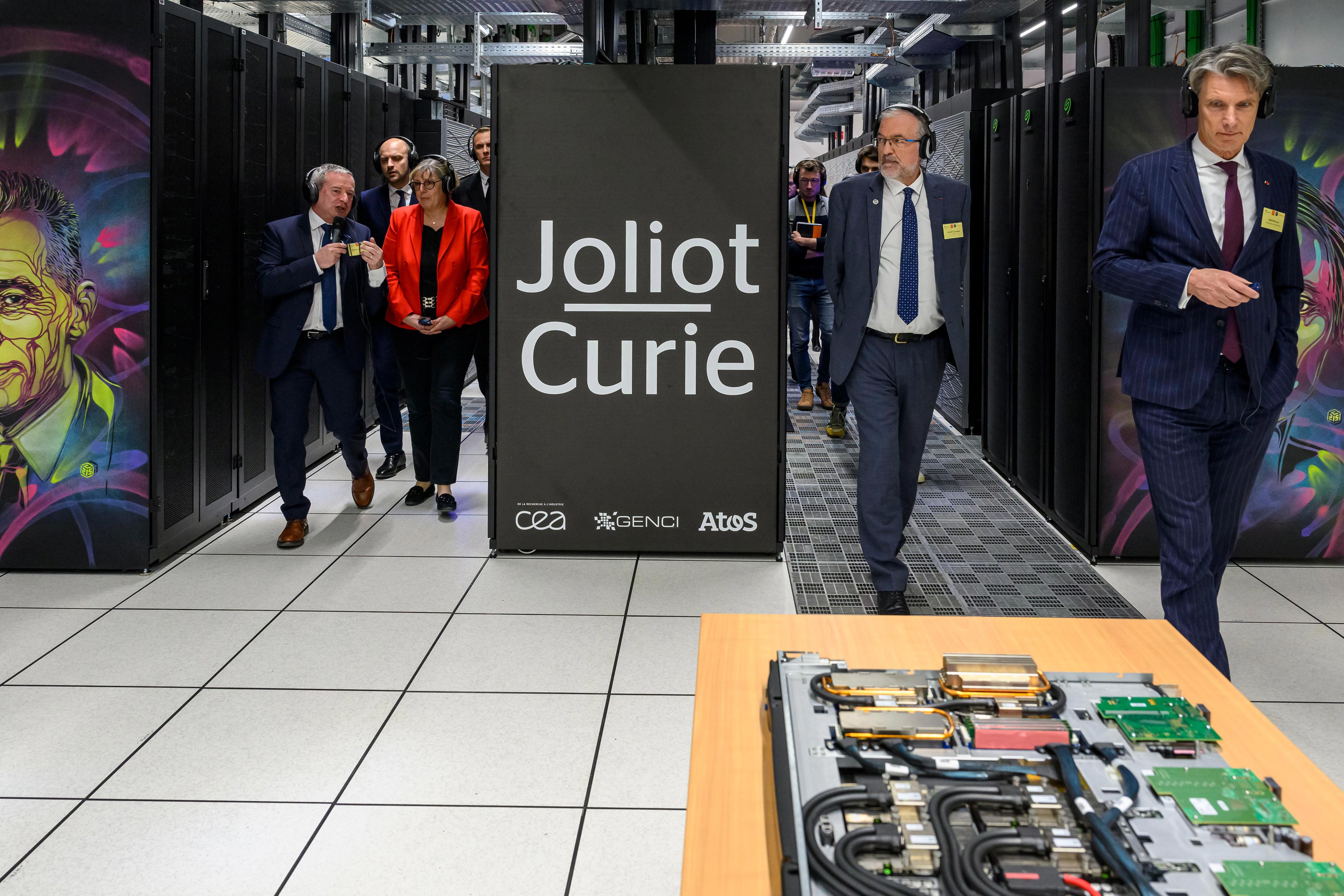 Nouveau calculateur Joliot-Curie inauguré en septembre 2018 au Très Grand Centre de Calcul du CEA (TGCC)
