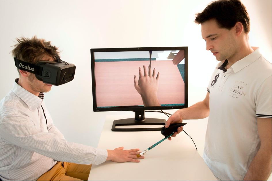 représentation en réalité virtuelle d'une main à six doigts